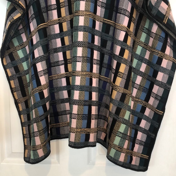 NWT Anthropologie Aldomartins Gracie plaid poncho - Picture 9 of 9